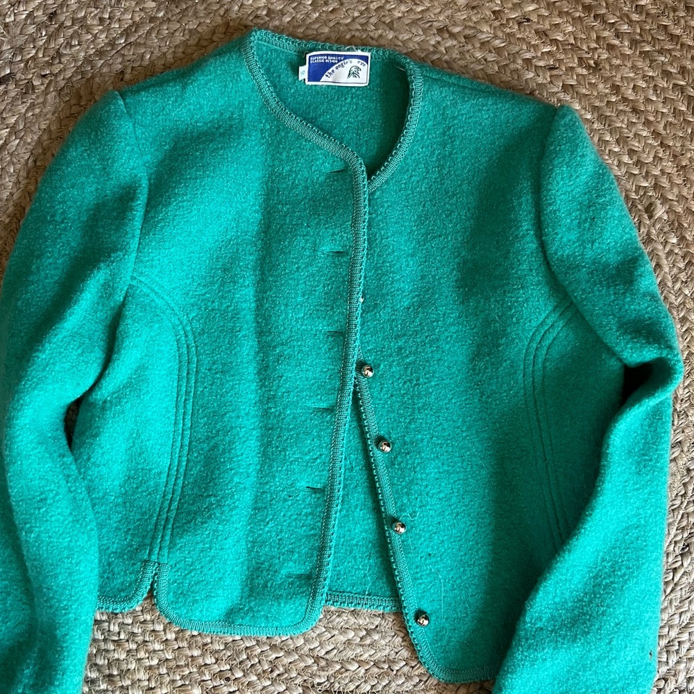 VINTAGE eagles eye sweater, size 10 fits like a small.